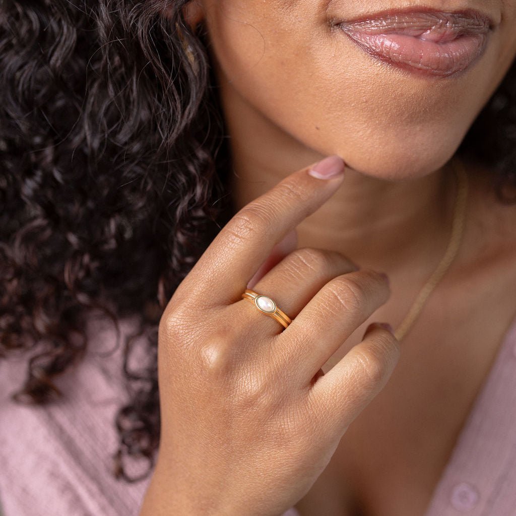 waterproof - Night Out Pearl Ring - Sunny Sunday