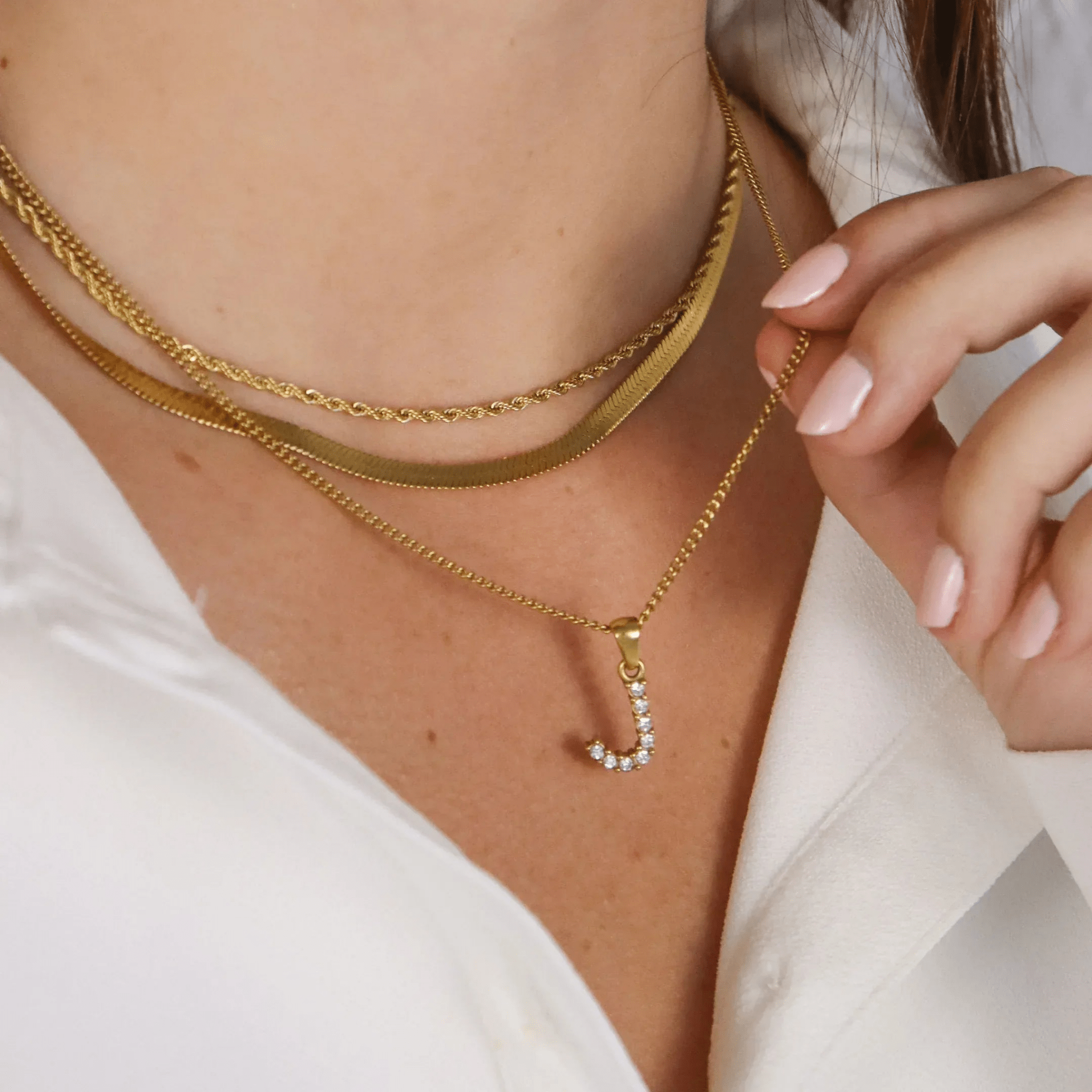 waterproof - Charming Initial Necklace - Sunny Sunday